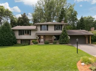 6405 Deerwood Ln N, Maple Grove, MN 55369