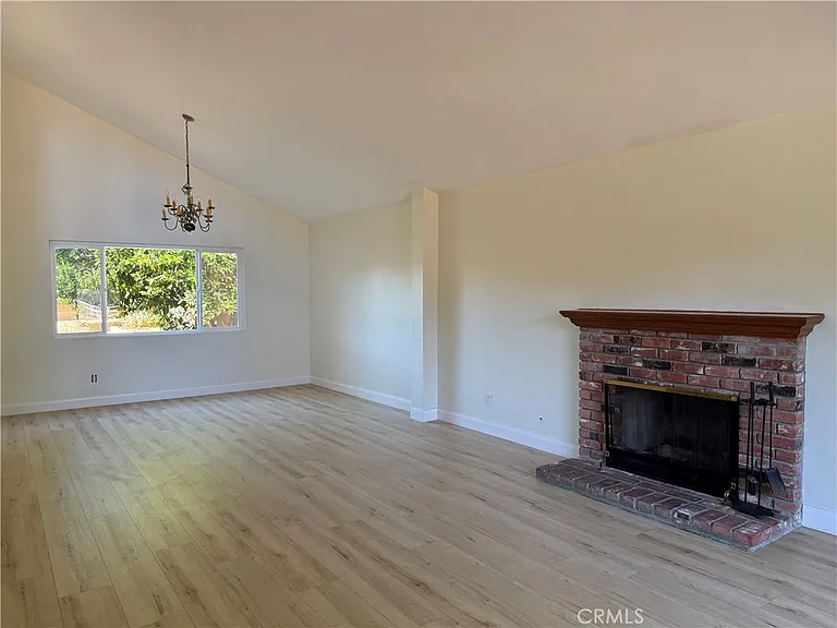 21417 Germain St — Photo 6