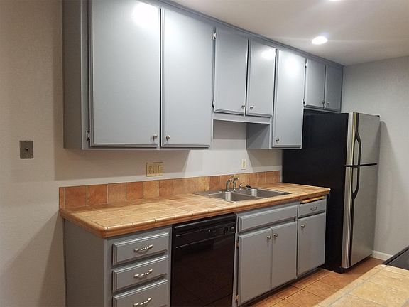4th image of 1013 S Sunshine Ave Unit L