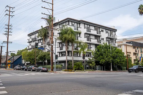 147 S Doheny Dr #303 Photo 1