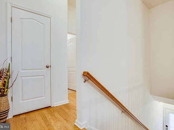 4th image of 110 Dandridge Ct #200