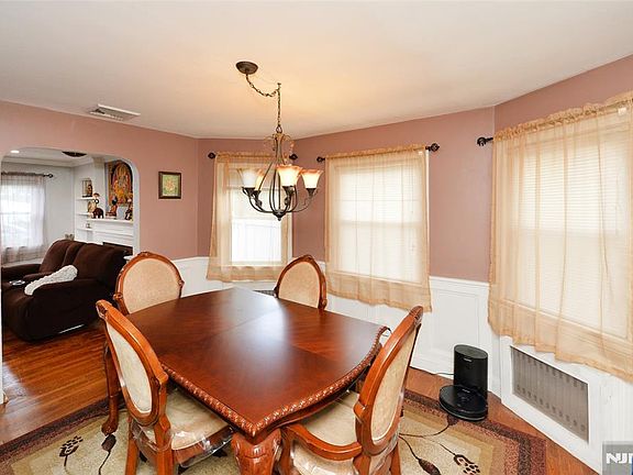 4th image of 4-12 Kenneth Ave