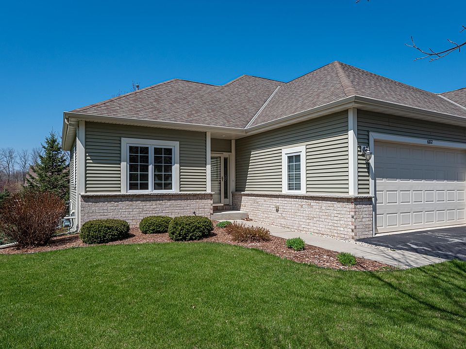 1st image of 682 Sweet Briar Ct