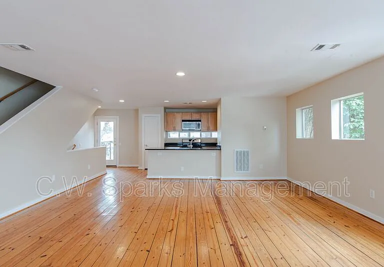 2724 Shelby Ave — Photo 8