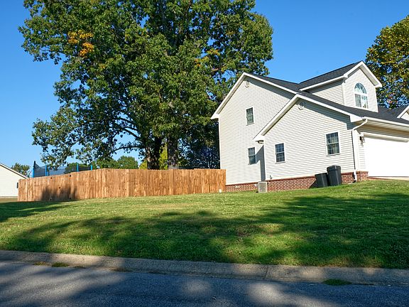 4th image of 331 Sherman Dr