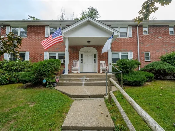 107-107A Litchfield Pines Dr #A, Leominster, MA 01453