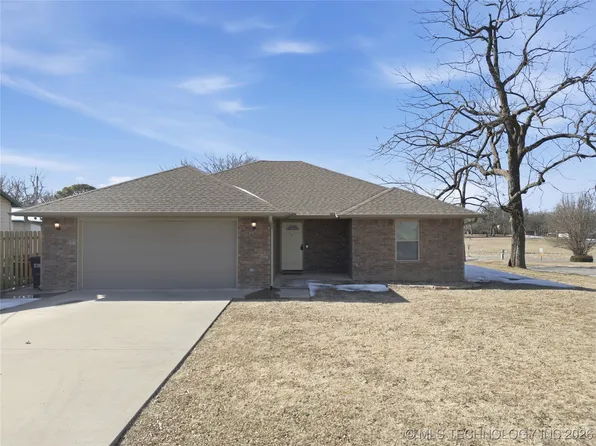 805 NE 5th St, Stigler, OK 74462
