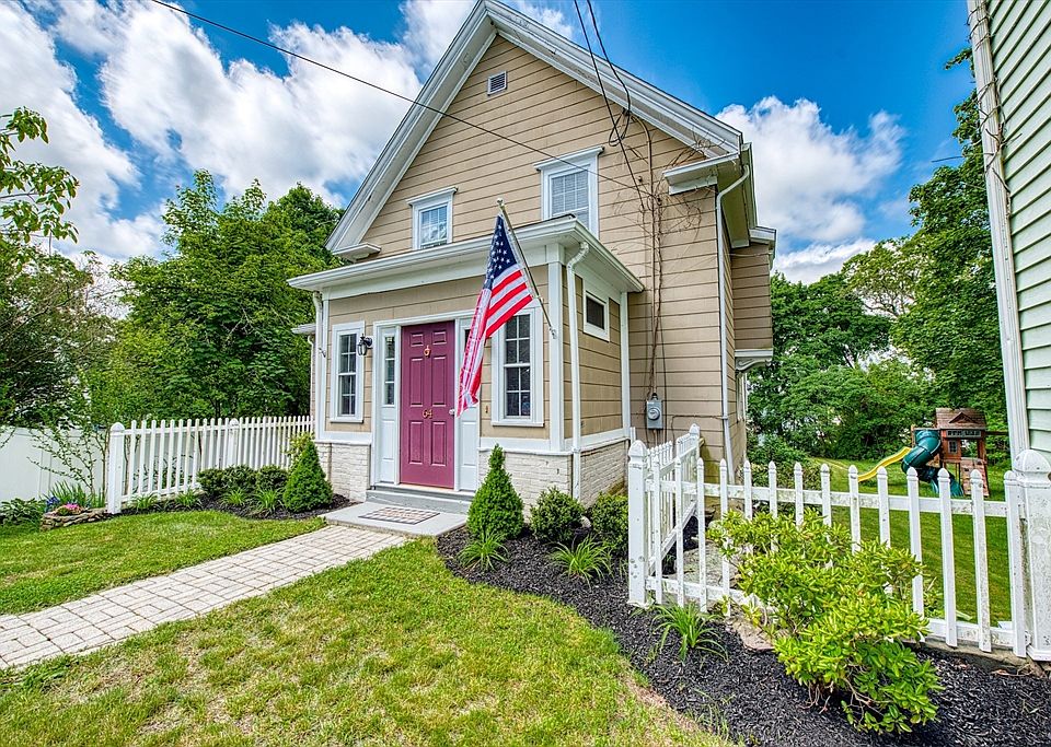 64 Everett St, Middleboro, MA 02346 Zillow
