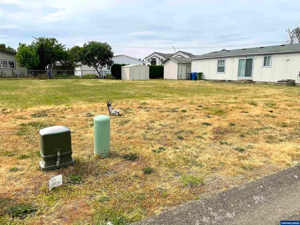 1609 Granite St, Woodburn, OR 97071