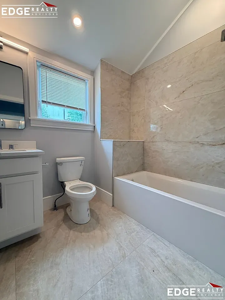 3 bed, 9999 sqft, $4,800 — Photo 2