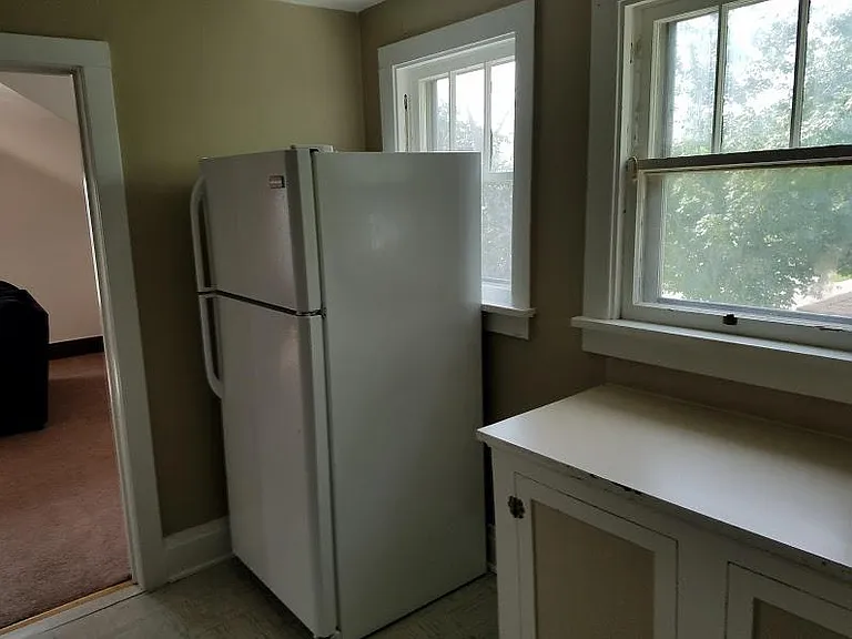 709 Knapp St — Photo 10