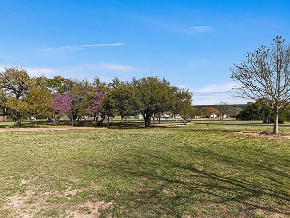 3rd image of 604 Lake Side Cv