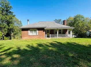 20 Elizabeth Dr, Smithfield, PA 15478