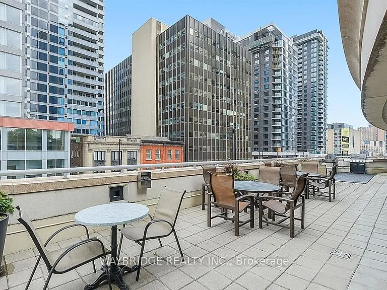 200 Rideau St #906 — Photo 16