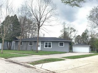 420 Cherry Valley Rd, Vernon Hills, IL 60061