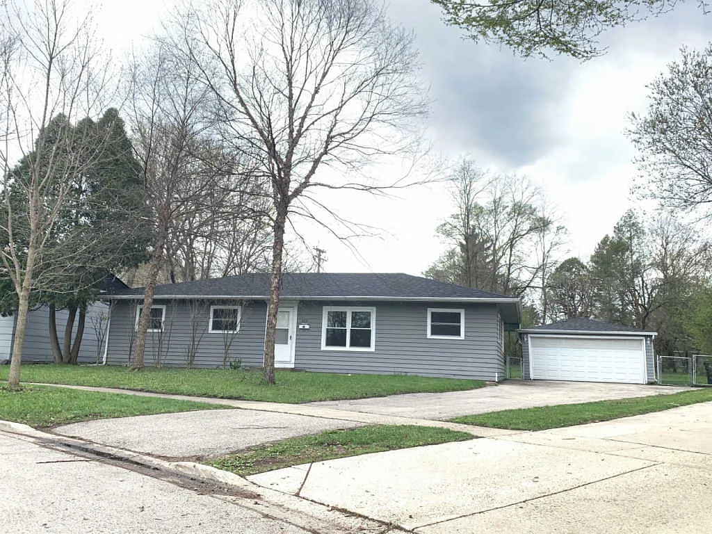 420 Cherry Valley Rd photo 1