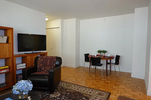 Rented by Carnegie Hill Place | media 26