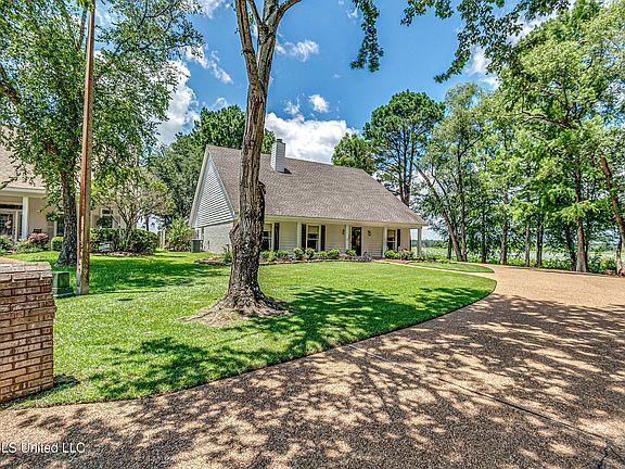 2nd image of 12 Eagles Point