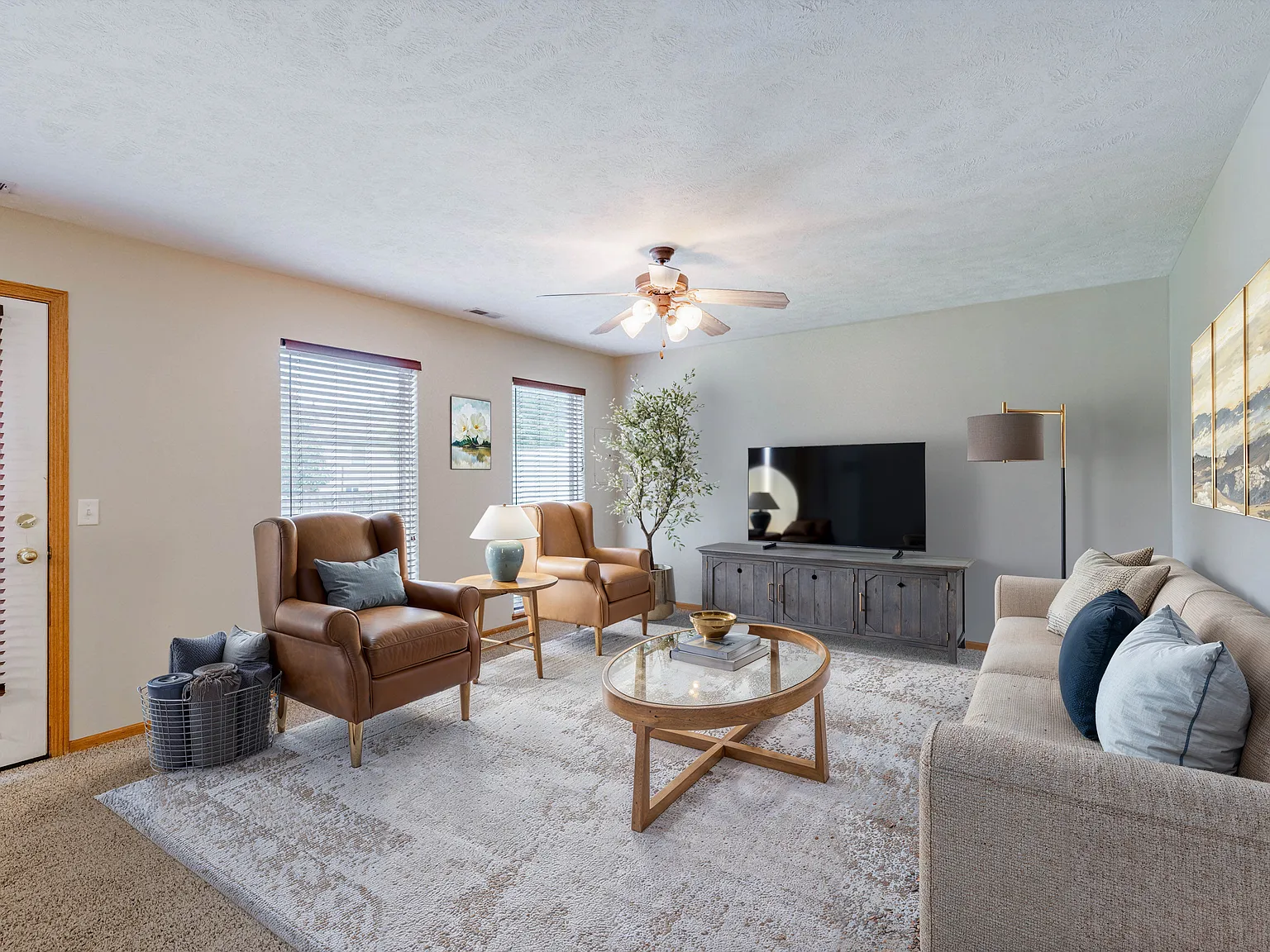 3 bed, 2.5 bath, 1739 sqft, $1,799 — Photo 1