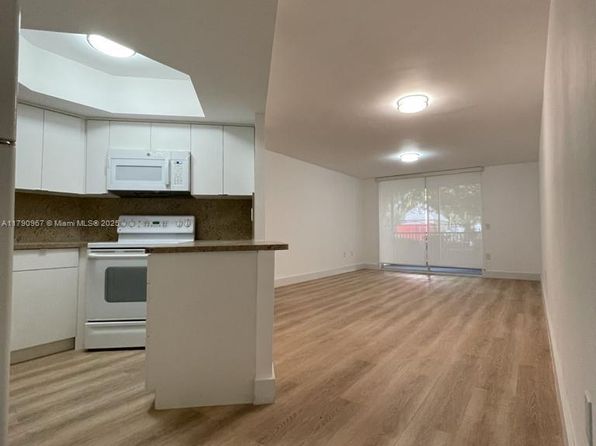 8333 Lake Dr APT 104