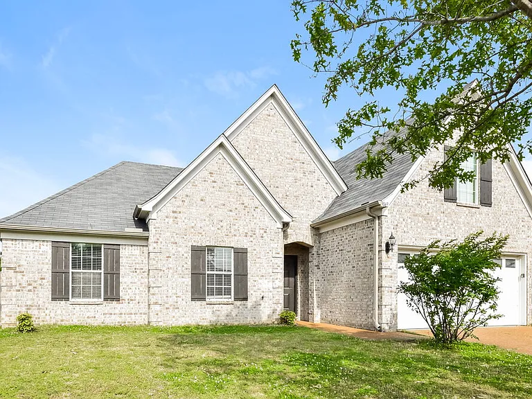 9069 Gavin Dr — Photo 4