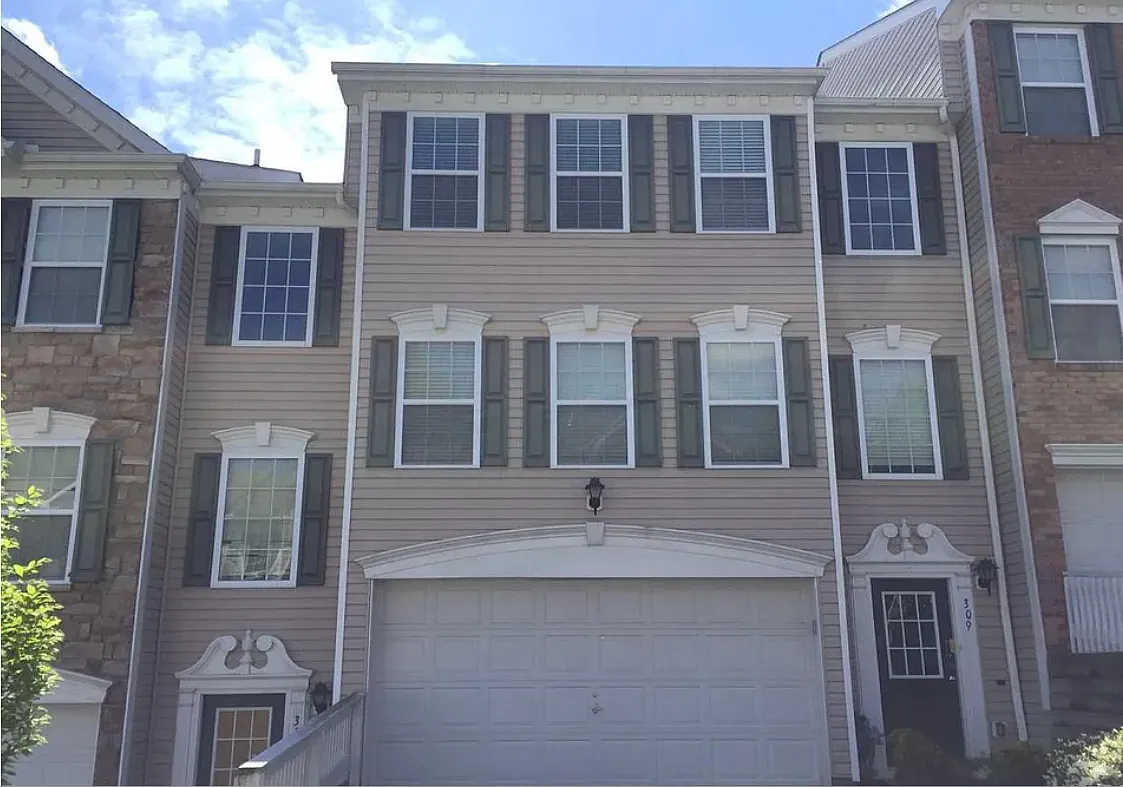 3 bed, 2.5 bath, 1700 sqft, $2,600 — Photo 1