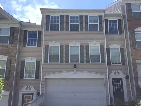309 Blake Ct, Coraopolis, PA 15108