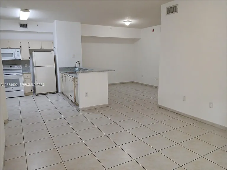 7230 NW 114th Ave #103 — Photo 6