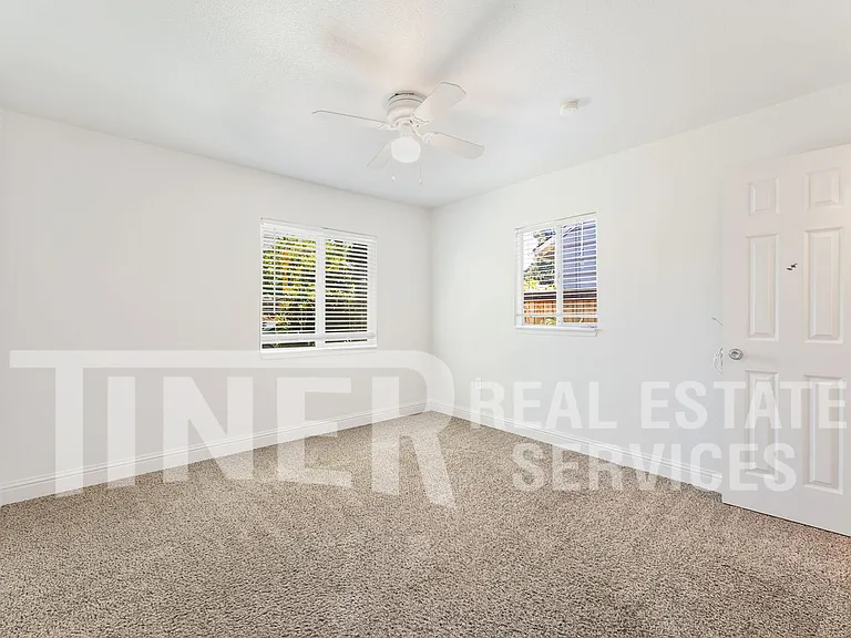 1436 Carrie St — Photo 13