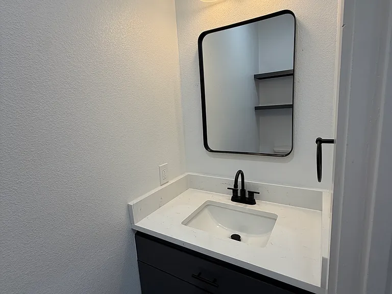 214 S Avenue I #214 — Photo 32