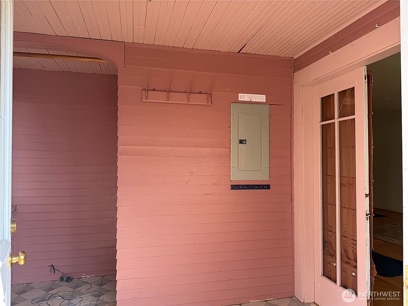 4th image of 1814 Douglas Street