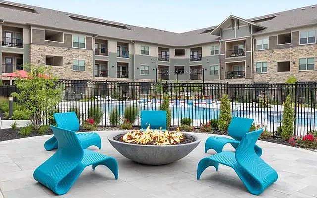 Vale Overland Park — Photo 8