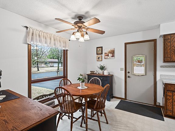 3rd image of 10156 Pilgrim Ln N