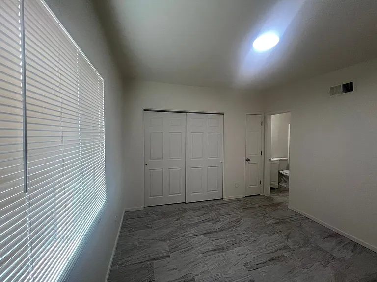 535 E Jacinto St — Photo 5