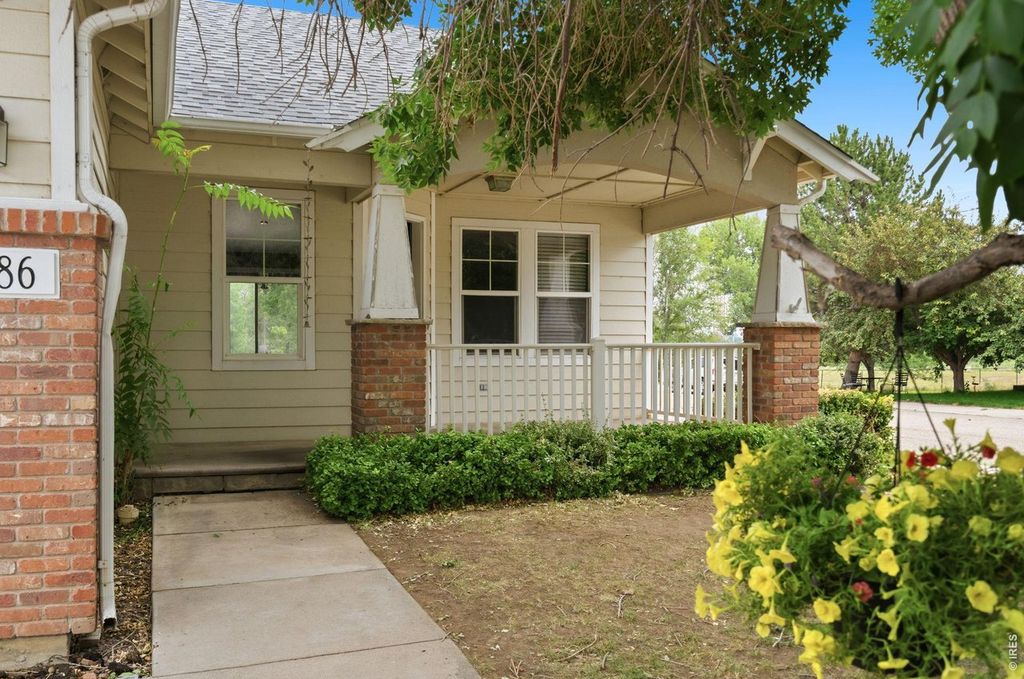 586 Magpie Dr