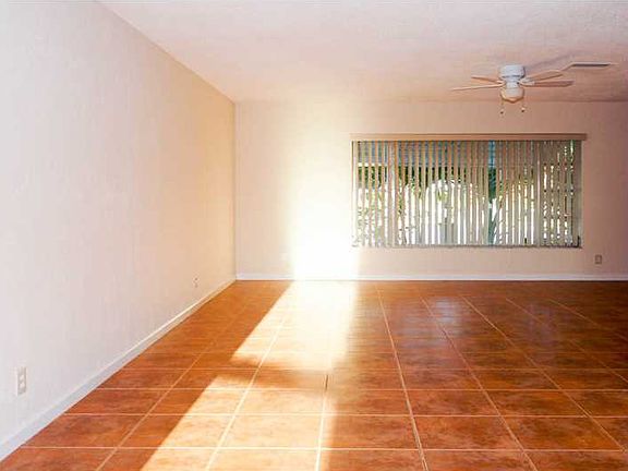 5th image of 6611 Westwood Blvd W