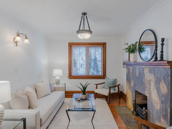 11 Winfield Ave, Toronto, ON M6S 2J7