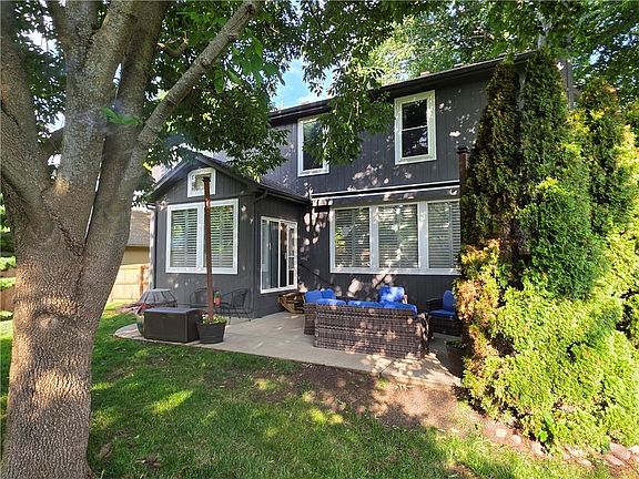 2nd image of 200 Shoreline Dr