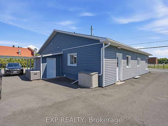 3rd image of 3160 Gendron Rd #1