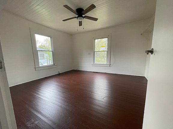 4th image of 926 Meriwether St