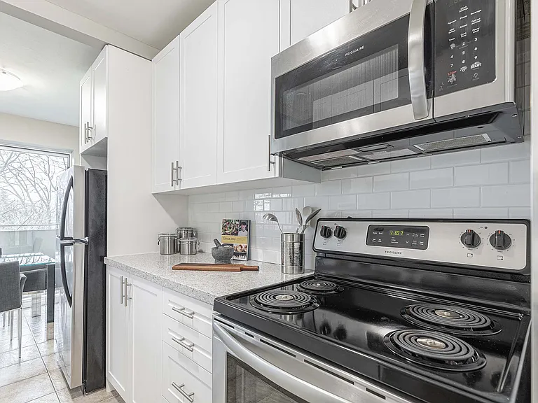 403 Stirling Ave S #4S-09S-10S — Photo 6