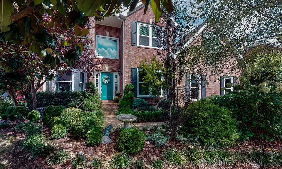 1st image of 260 Dandridge Dr