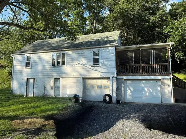314 Parkhill Dr, Johnstown, PA 15909