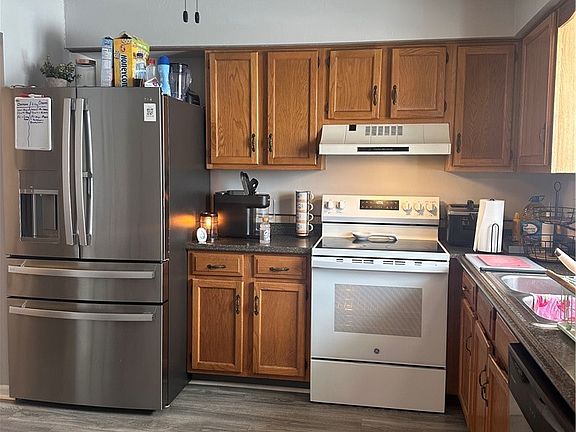 5th image of 7362 Eisenhower Dr Unit 5
