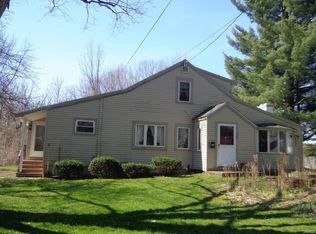 90 Elm St, Phoenix, NY 13135