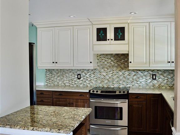 5th image of 862 Xavier Ave N