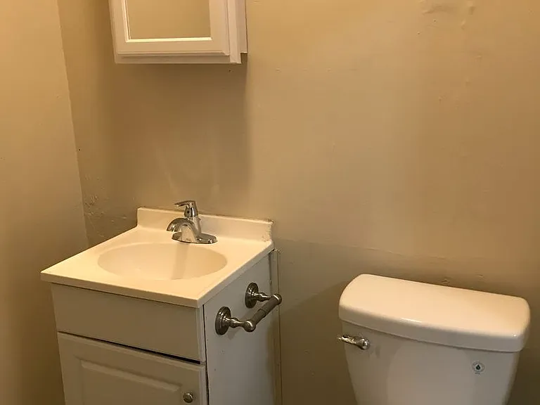 402 S 4th St #3 — Photo 5