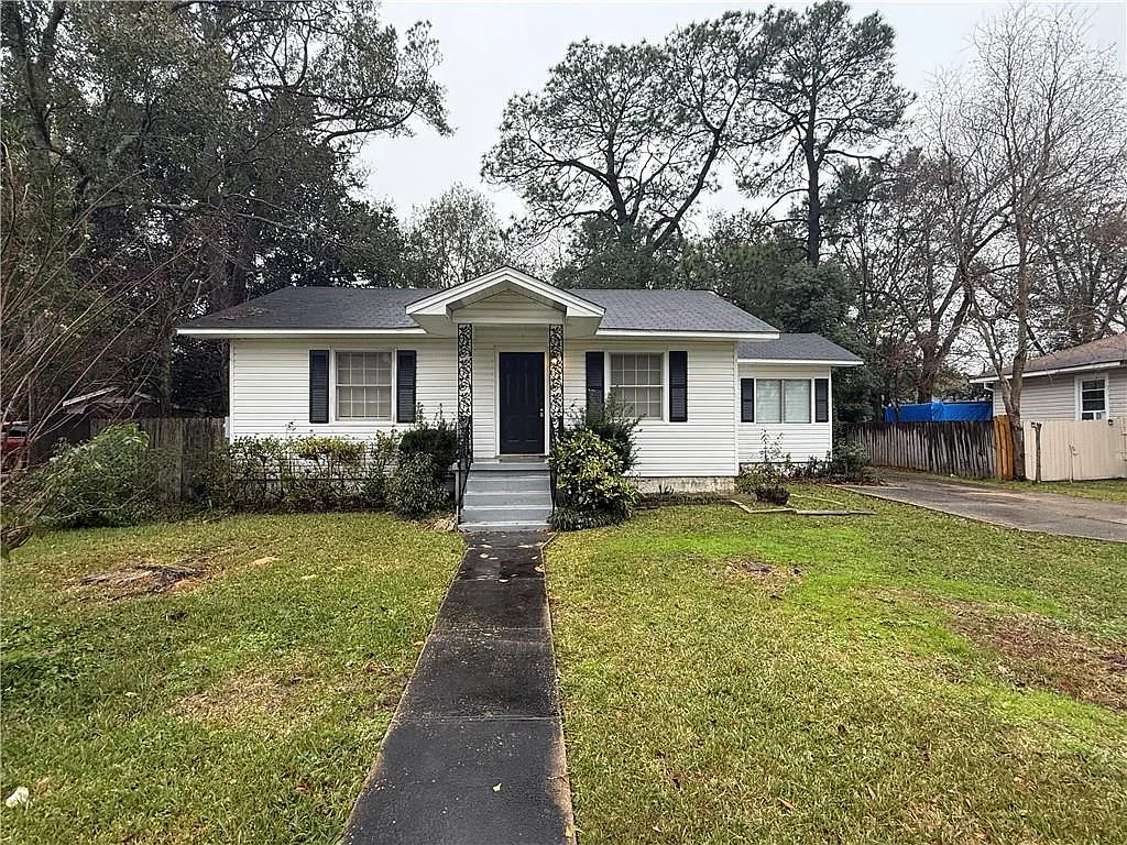 2 bed, 1.0 bath, 1054 sqft, $1,150 — Photo 1