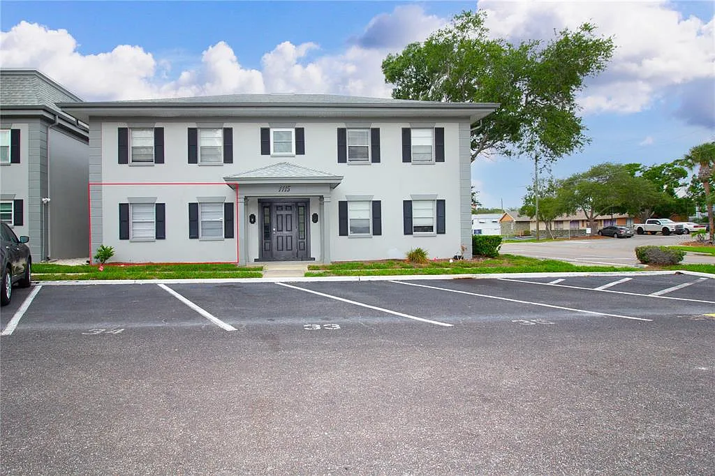 1 bed, 1.0 bath, 741 sqft, $1,600 — Photo 1