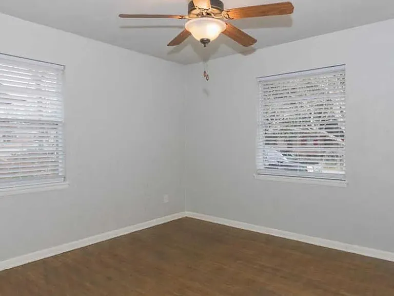 16 Meadowbrook Dr — Photo 17